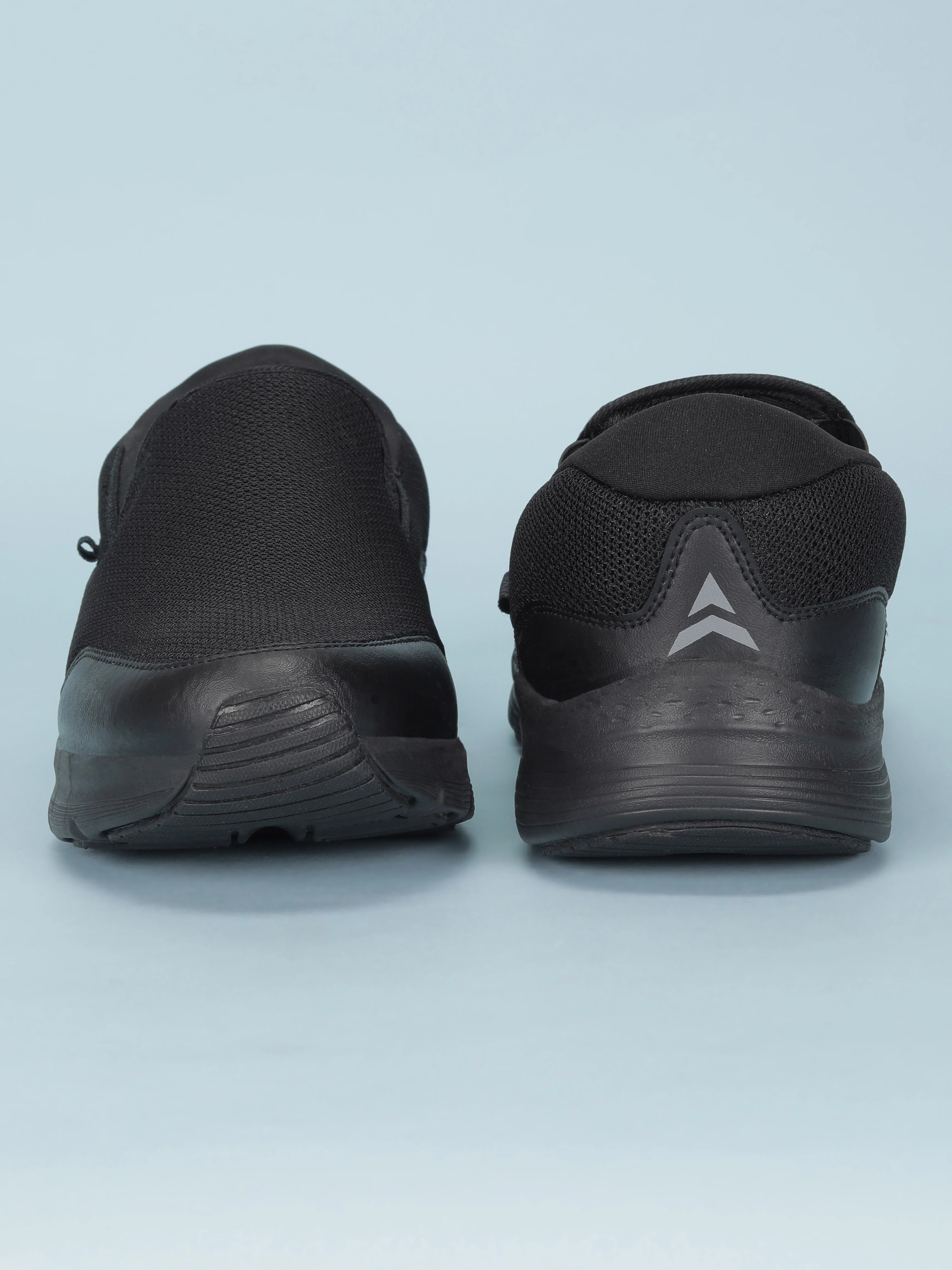Avant Men's AirCruise Slip-On Walking Shoes - Black - Image 9