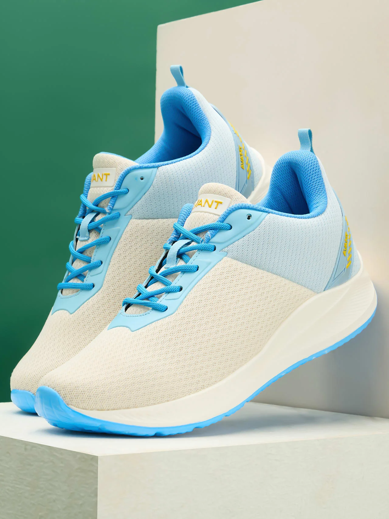 Avant Men's Racer Walking Shoes - Off White / Ice Blue