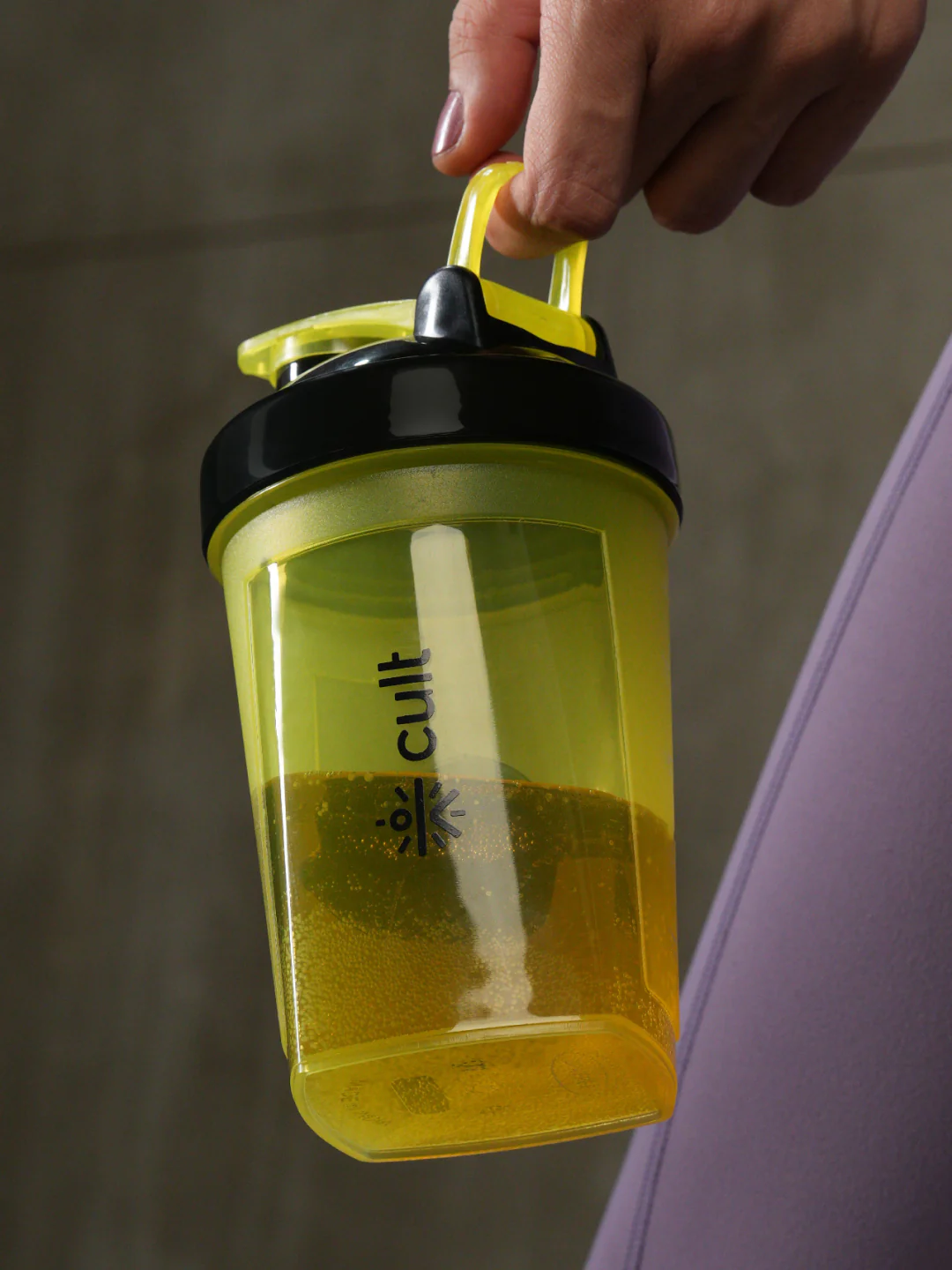 cult Combo Duffle Bag 12 L Black with Resistance band (2-7kg resistance) & Shaker Bottle 500 ml Yellow - Image 2