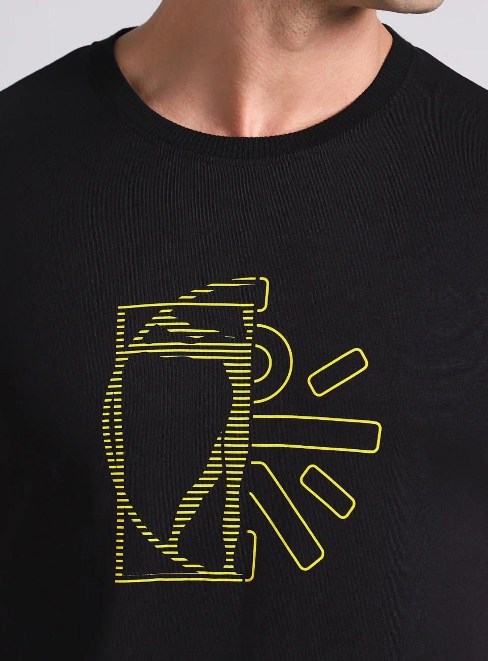 Men's Black V-Man Cult Graphic T-shirt - Image 7
