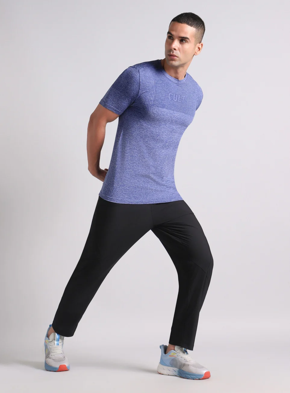 Men's Blue Training Essential Slim Fit Seamless T-shirt - Image 2