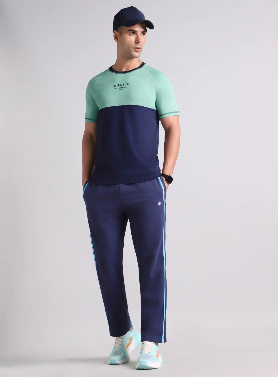 Men's Colourblock V-Man Cult Graphic T-shirt - Image 2