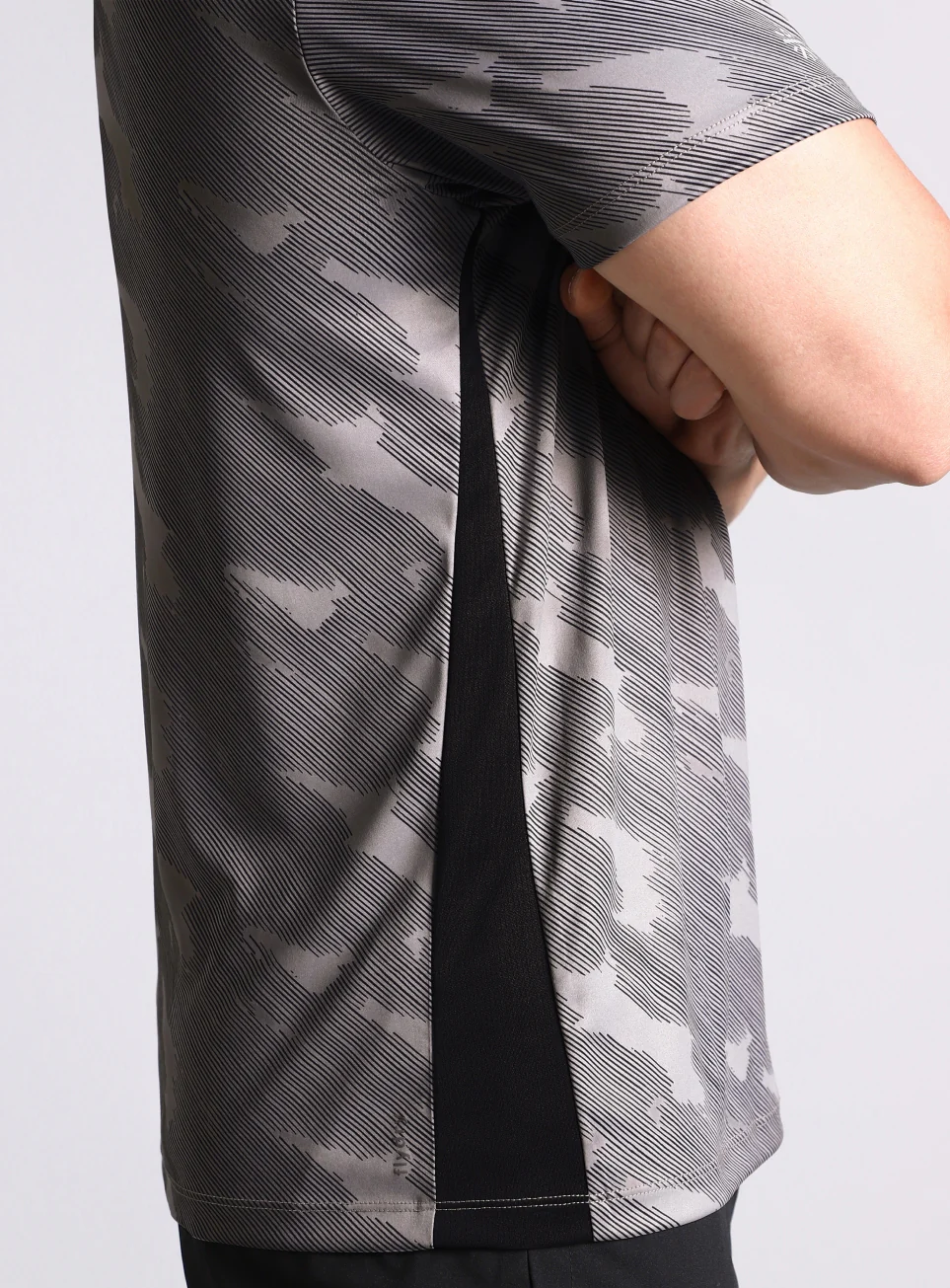 Men's Grey Urban Camo Running T-shirt - Image 7