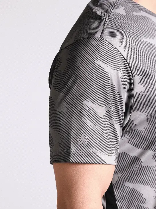 Men's Grey Urban Camo Running T-shirt - Image 8