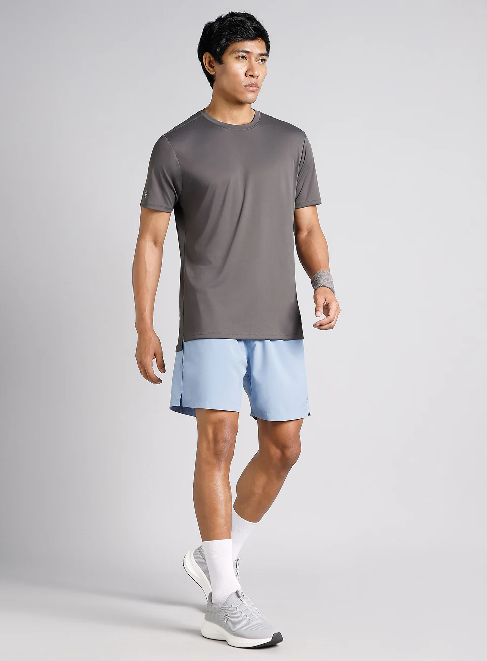Men's Runner's Dark Grey Essential T-shirt - Image 2
