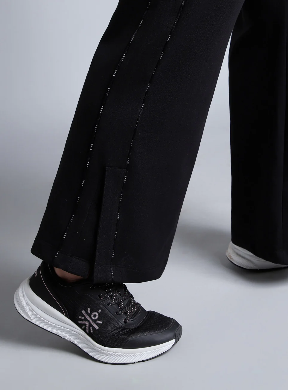 Women's Black Panelled Straight Fit Plus Size Trackpants - Image 8