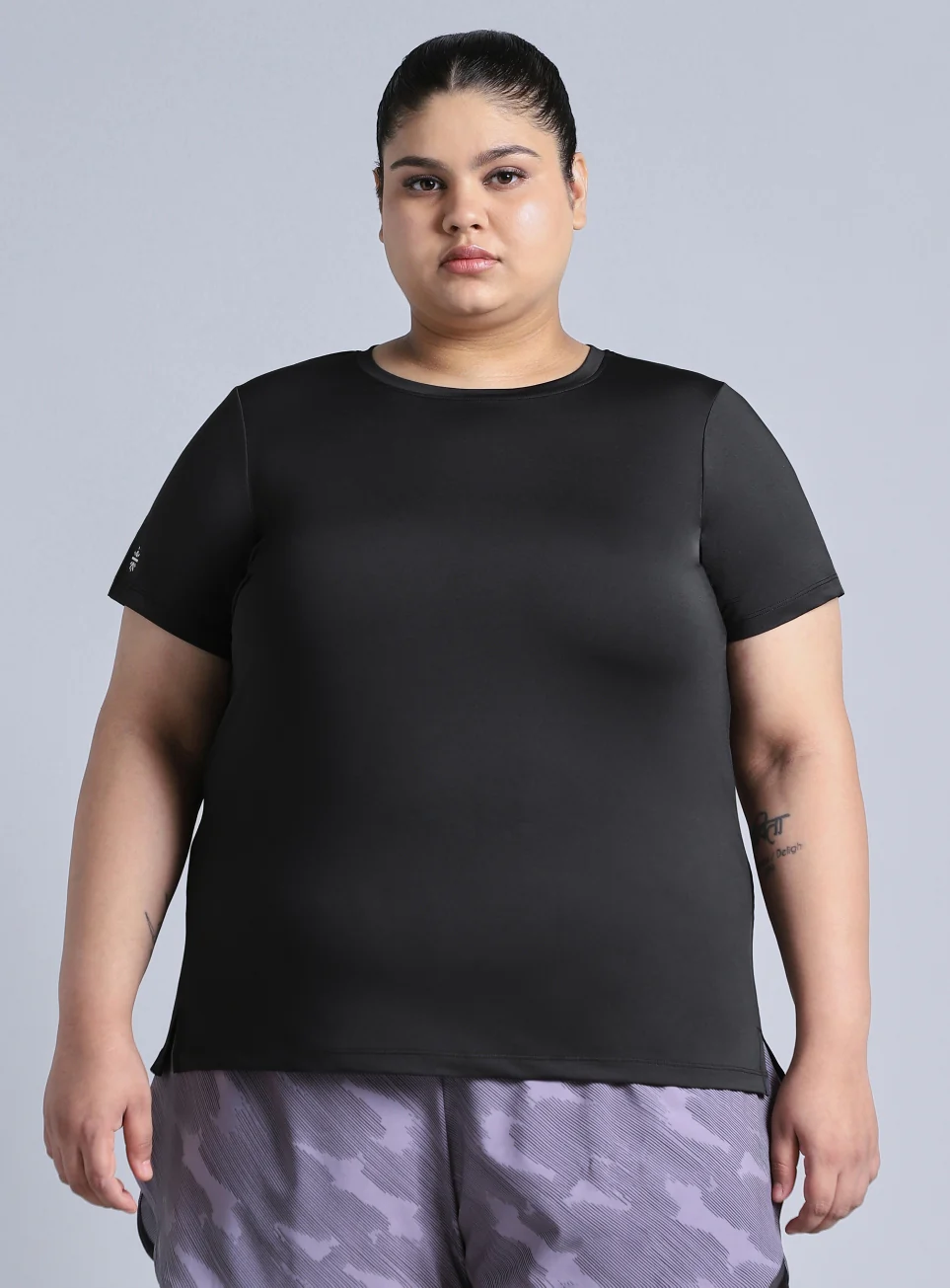 Women's Black Plus Size Back Vent Training Tee - Image 4