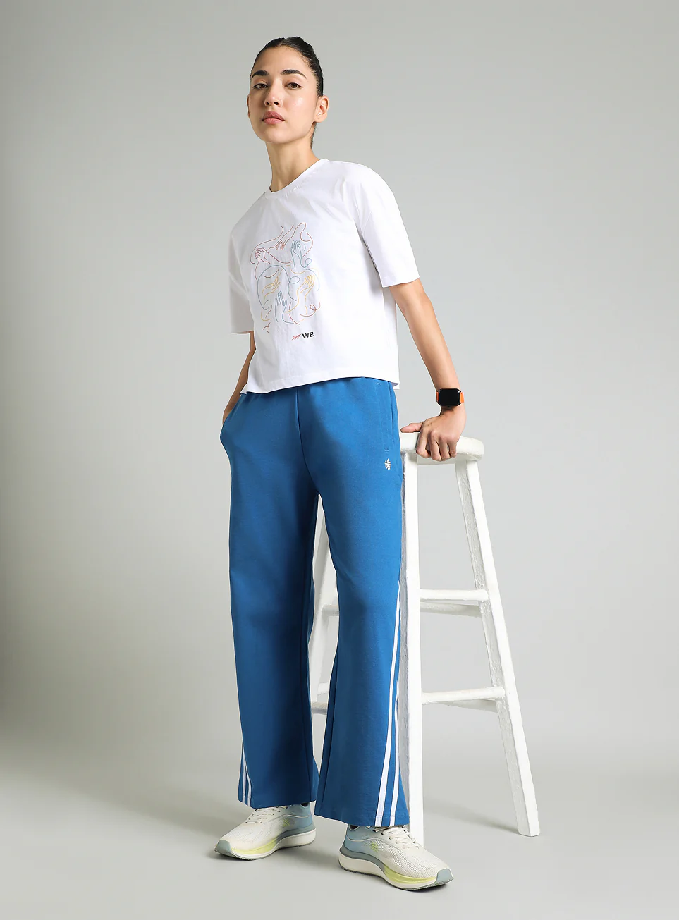 Women's Blue Contrast Edge Straight Fit Trackpants - Image 3