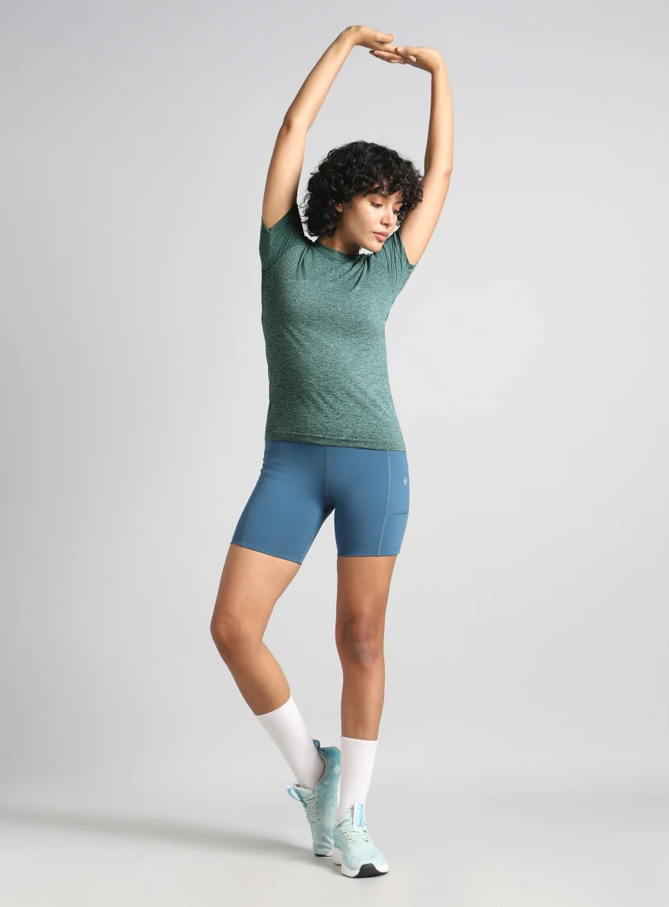 Women's Green Contour Training Slim Fit Seamless T-shirt - Image 2