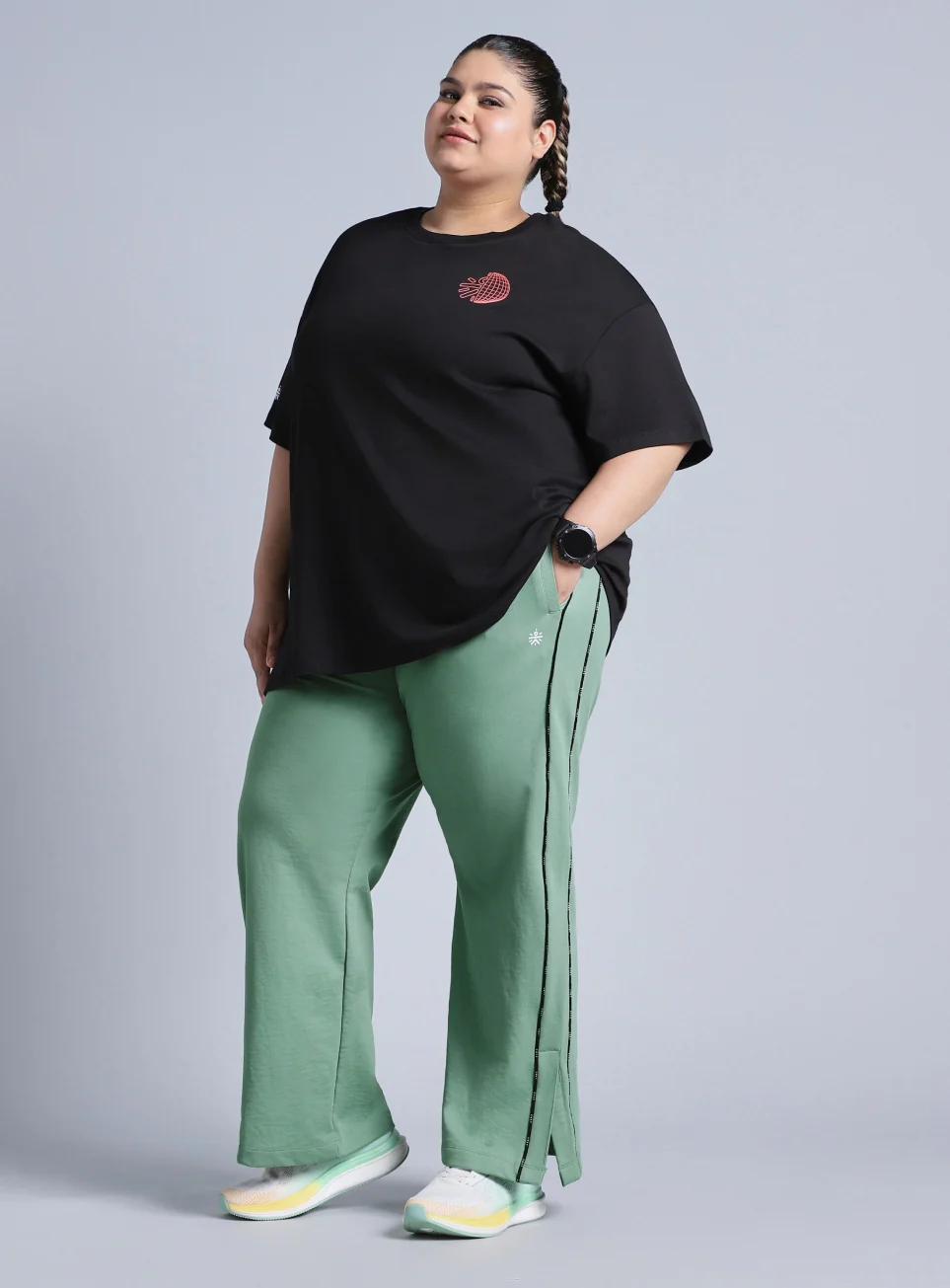 Women's Green Panelled Straight Fit Plus Size Trackpants - Image 3