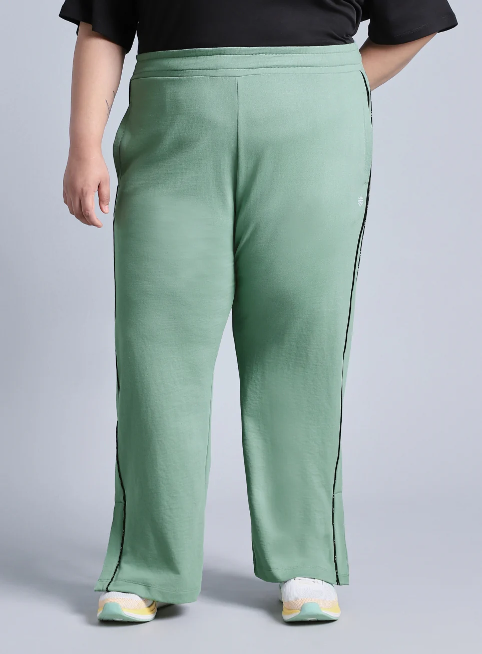 Women's Green Panelled Straight Fit Plus Size Trackpants - Image 4