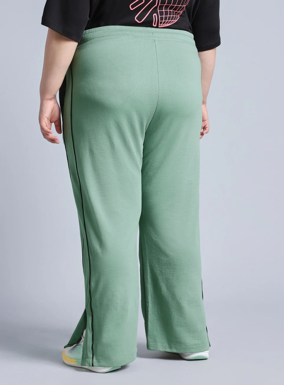 Women's Green Panelled Straight Fit Plus Size Trackpants - Image 6