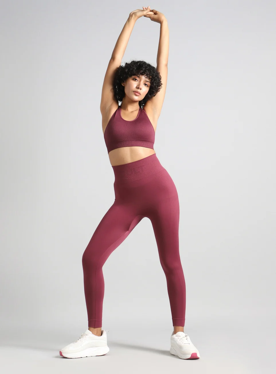 Women's Maroon Medium Support Seamless Reversible Bra - Image 3