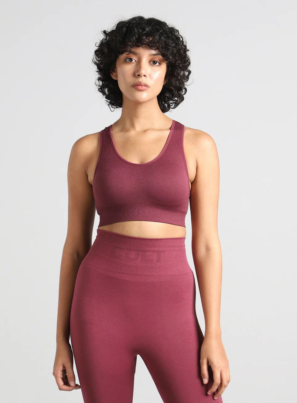 Women's Maroon Medium Support Seamless Reversible Bra - Image 4