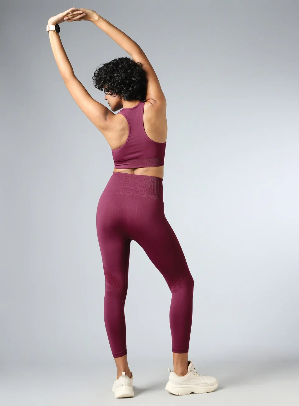 Women's Maroon Motion Flow Medium Support Seamless Bra - Image 3